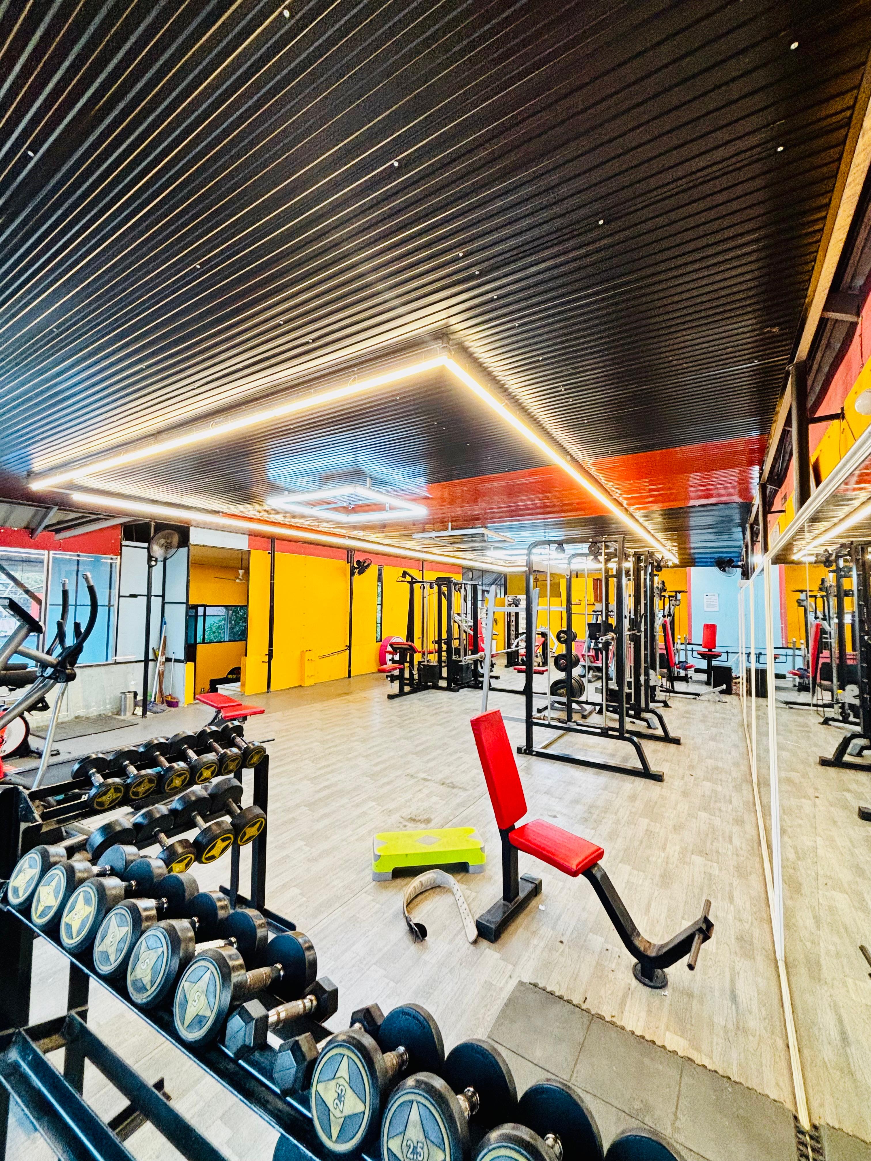 Members training in IMack Fitness Studio
